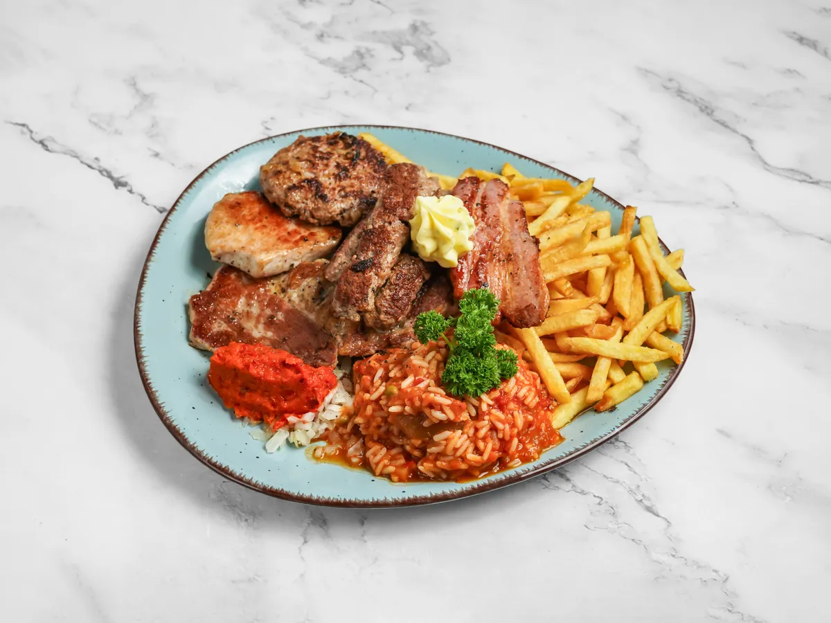 Gemischte Grillplatte vom Balkan-Grill – jetzt online bestellen und liefern lassen